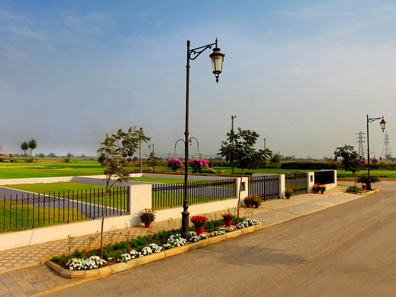 Builder Floor in Shona Road